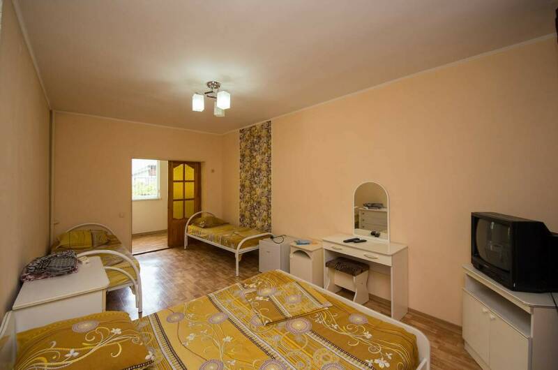 Четырёхместный номер (санузел на два номера)