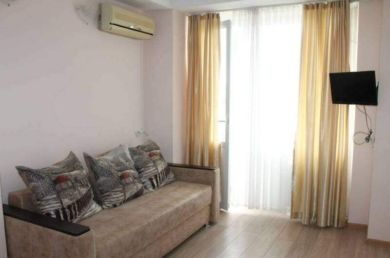 Двухкомнатный номер на 3 — 4 человека