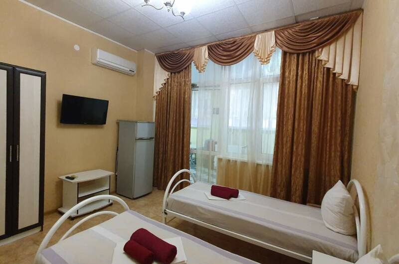 Станд. 2+2-х мест., 1 эт. (2 разд. кр. + диванчик)