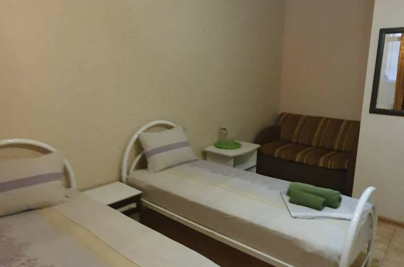 Станд. 2+2-х мест., 1 эт. (2 разд. кр. + диванчик)