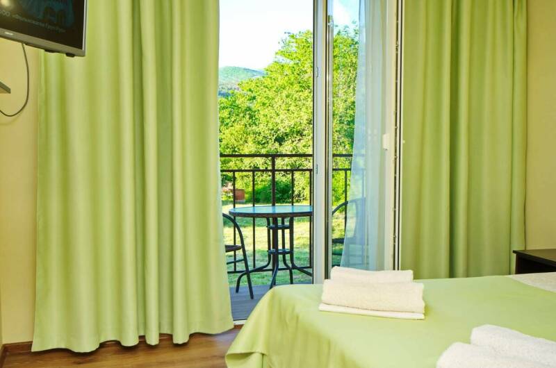 Двухместный с балконом и микроволновкой, 2-й этаж