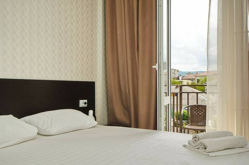 Двухместный с балконом (2-й и 3-й этаж)