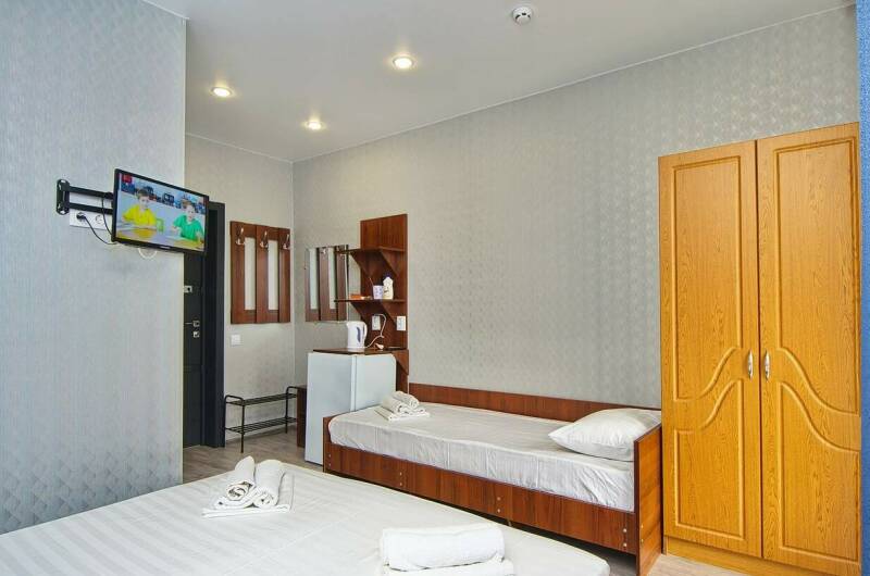 Трехместный с балконом (2-й и 3-й этаж)