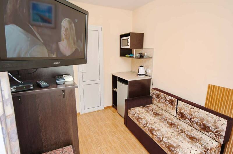 Трехместный для 2 взрослых и 1 ребенка, 2-й этаж