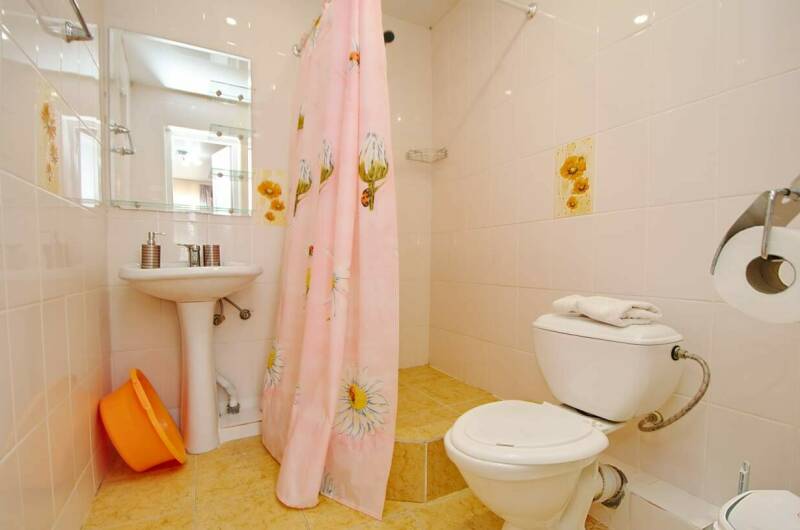 Трехместный для 2 взрослых и 1 ребенка, 2-й этаж