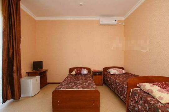 Трёхместный номер с удобствами