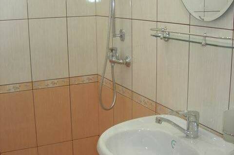 Двухместные номера на втором этаже с видом на горы