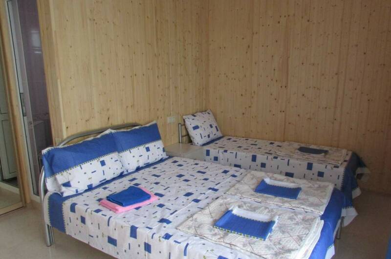 Трехместные номера на третьем этаж с видом на горы