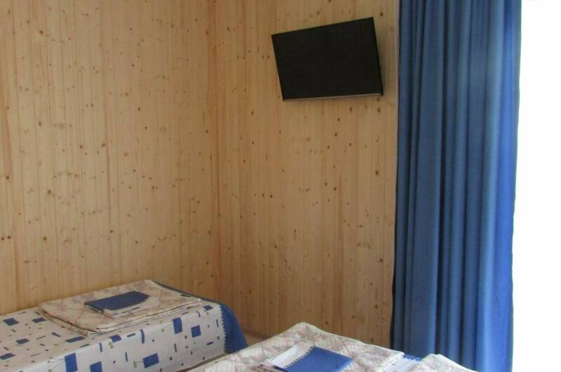 Трехместные номера на третьем этаж с видом на горы