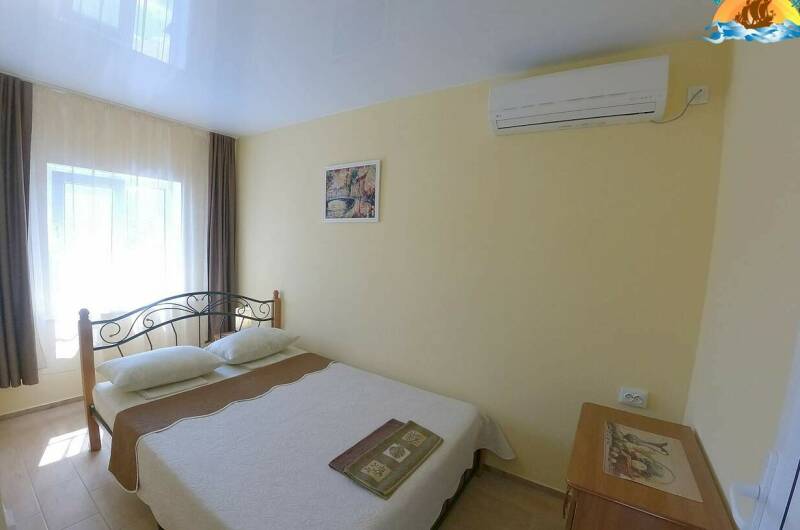 Двухкомнатный номер на 3 человека с общей кухней