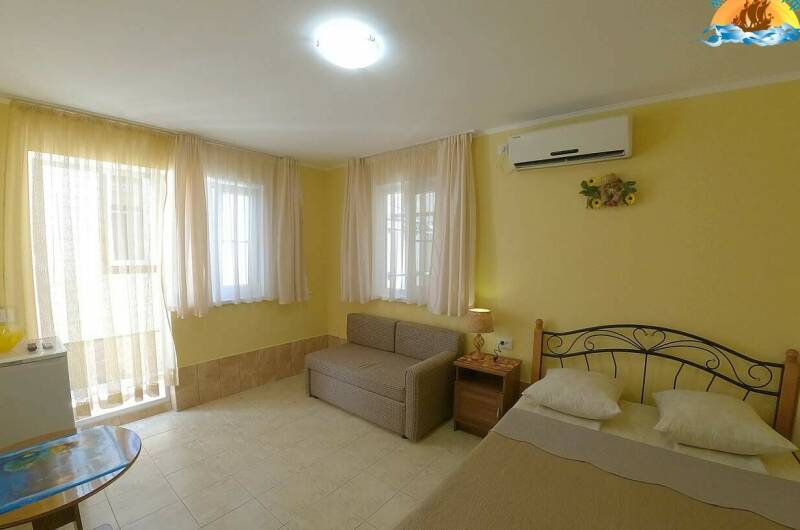 Однокомнатный коттедж на 2 человека с кухней