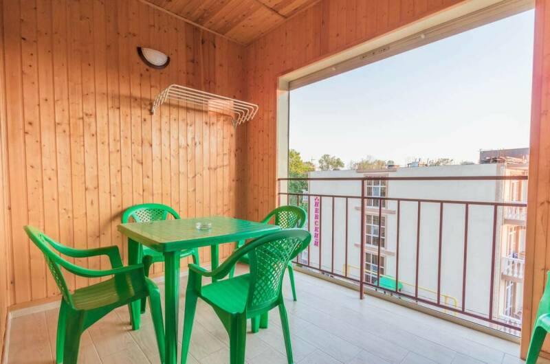 Трехместный номер с лоджией