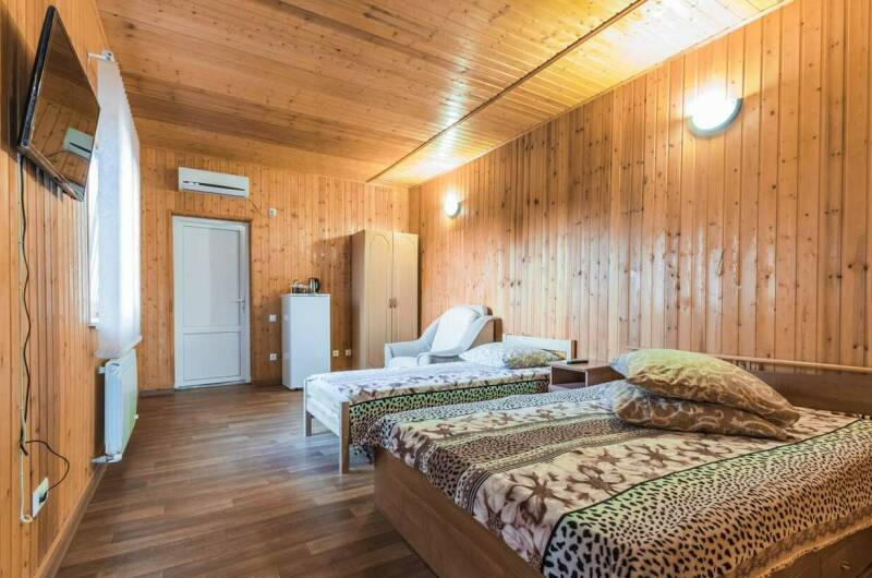 Трехместный номер с лоджией