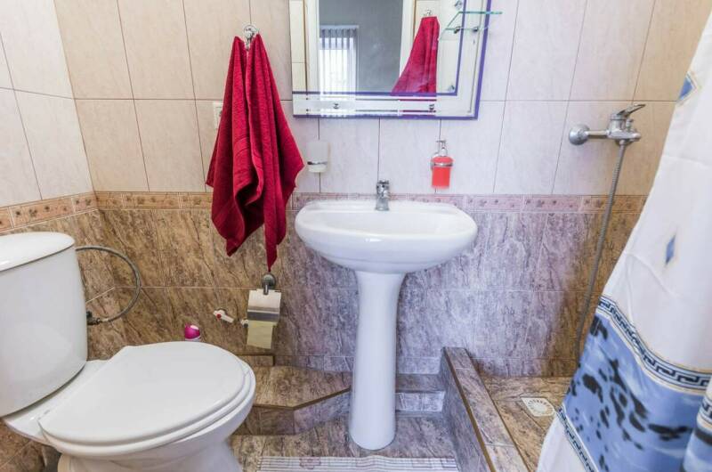 Двухкомнатный номер 4−5мест