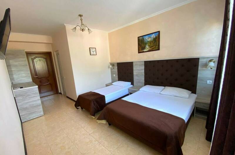 3х местный номер с выходом во двор