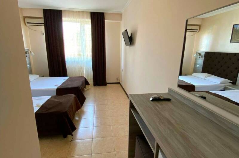 3х местный номер с выходом во двор