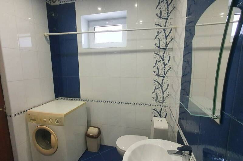 Квартира № 1 (на 3−5 человек) 1 этаж