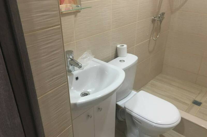 Квартира № 2 (3−5 человек) 1 этаж