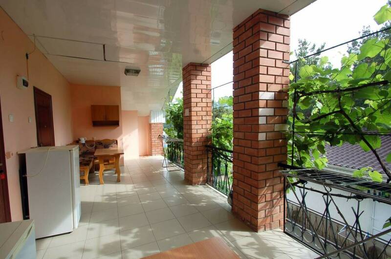 Комната «Комфорт» на 2−4 чел. с террасой и кухней