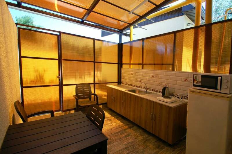 Двухкомнатный с кухней. Первый этаж