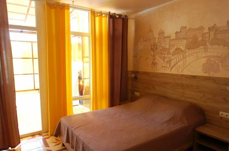 Двухкомнатный с кухней. Первый этаж