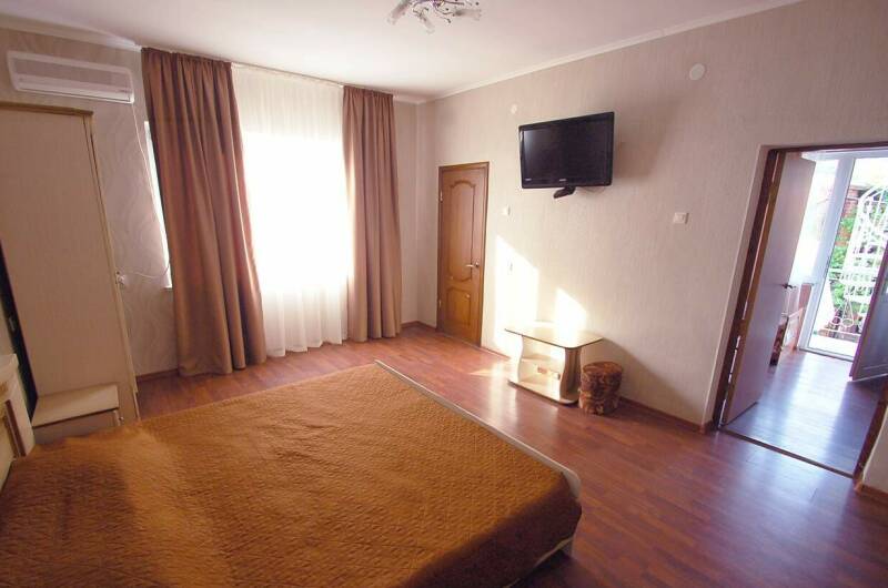 Комната «Комфорт» с кухней и с балконом