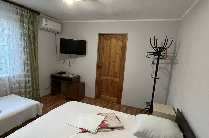 Трехместный с удобствами (первый этаж)