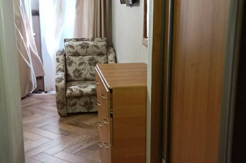 2-ух местный с раскладным креслом и балконом