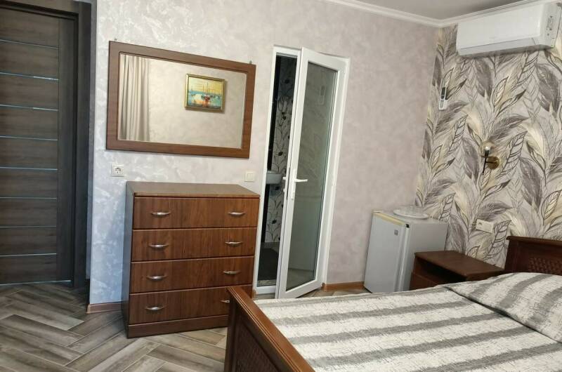 2-ух местный с раскладным креслом и балконом