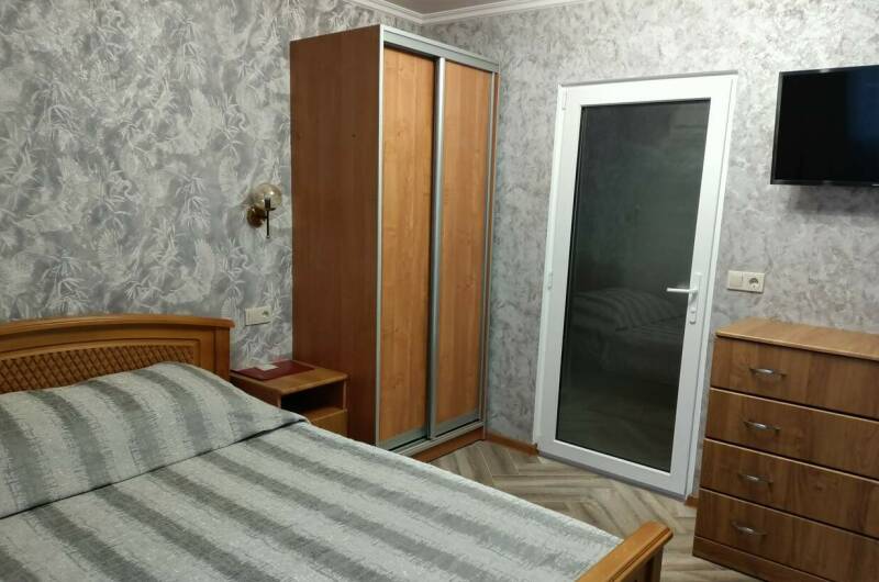 3-х местный с балконом