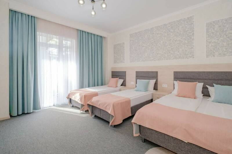 Четырехместный номер с балконом