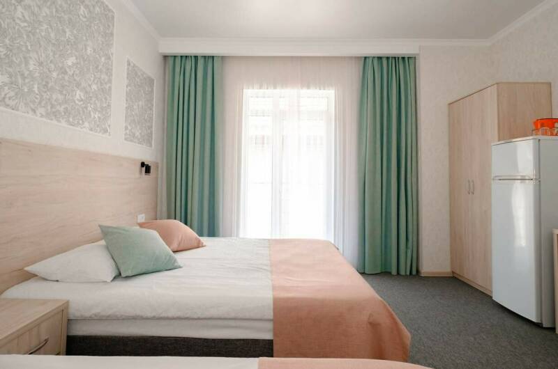 Трехместный номер с балконом