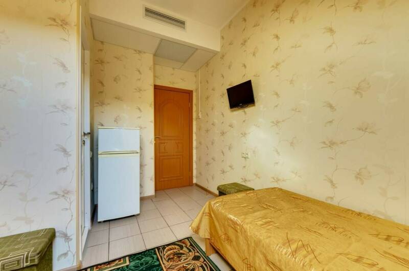 Трехместный номер (мансардный этаж)