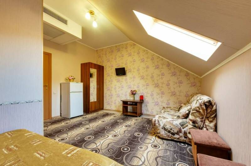 Четырехместный номер (мансардный этаж)