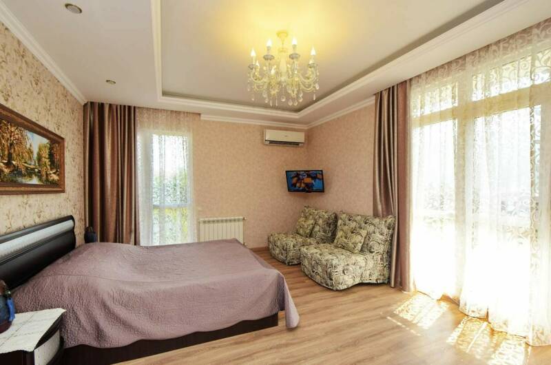 Четырёхместный «Стандарт» с балконом (3 этаж)