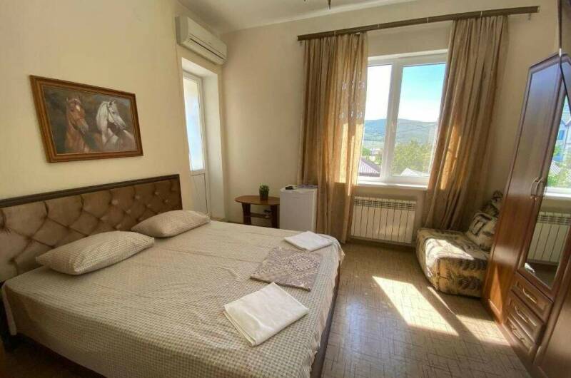 Трёхместный «Стандарт» с балконом на 2 этаже