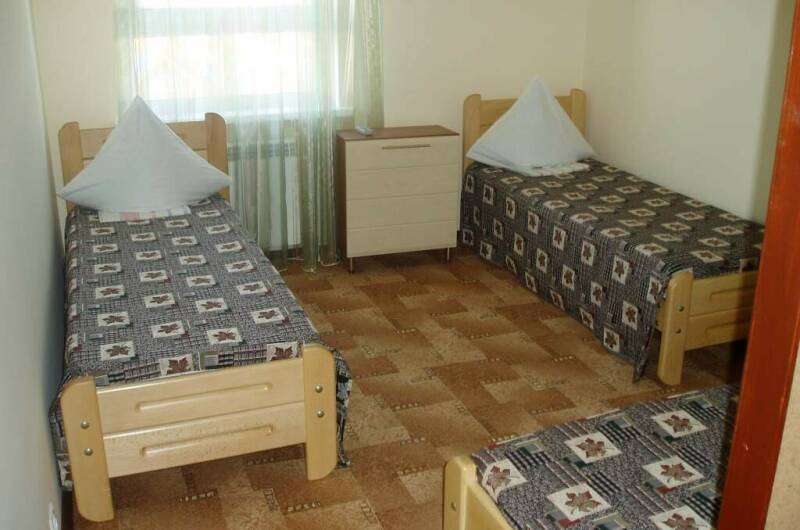 Трехместный