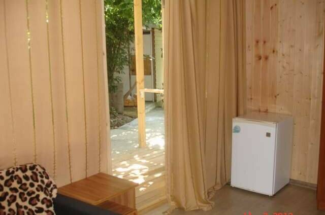 «Деревянный домик» 4-х местный с кухней