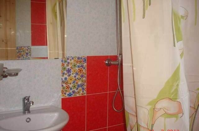 «Деревянный домик» 4-х местный с кухней