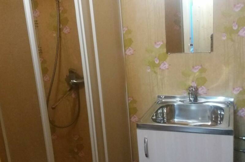 Двух комнатный домик до 7 человек с кухней