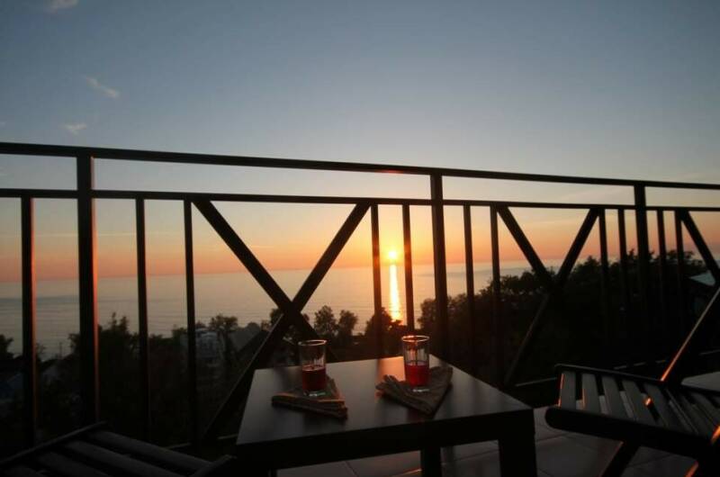 С видом на море