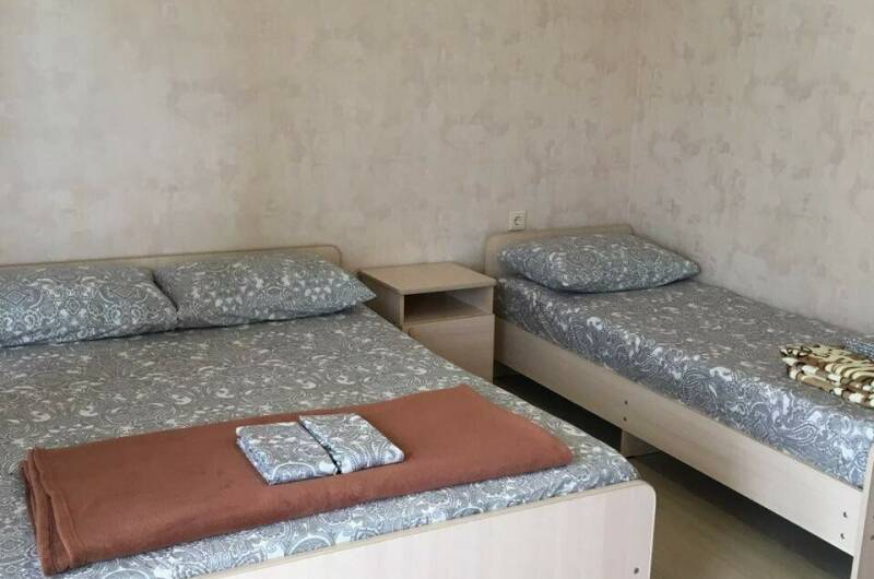 Номер трехместный стандарт с балконом