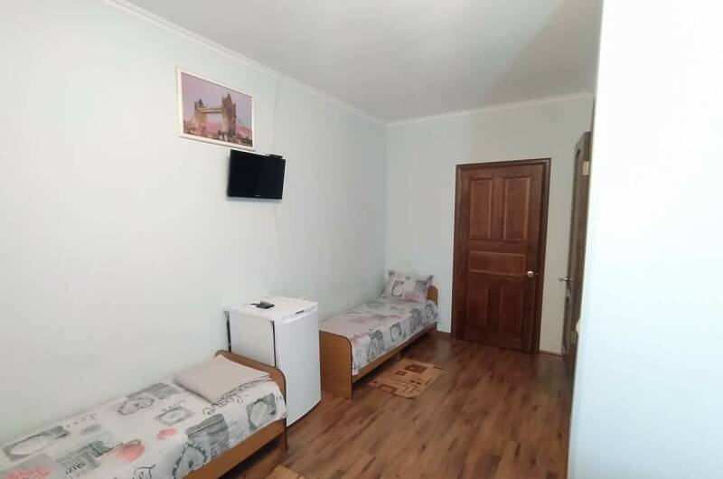 Четырёхместный номер с удобствами № 14