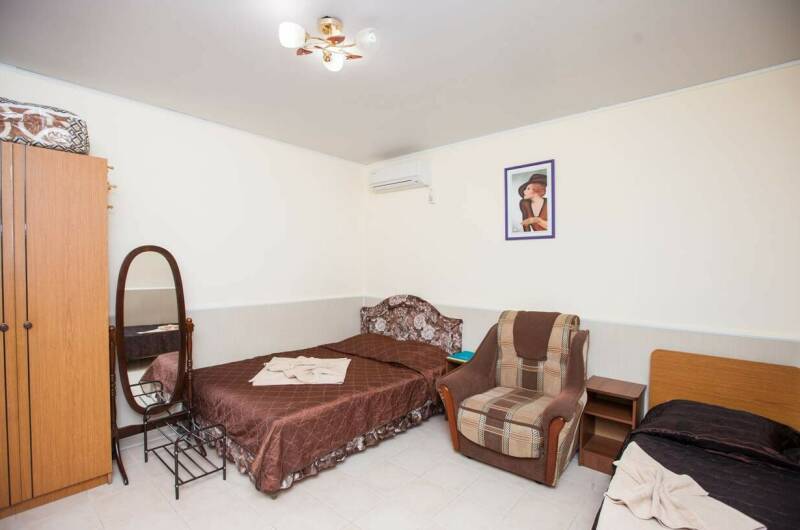 Номер «Стандарт» четырехместный с удобствами