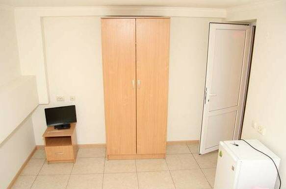 Комната на 2-а человека (цокольный этаж)