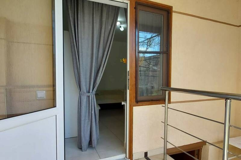 «Эконом» трехместный