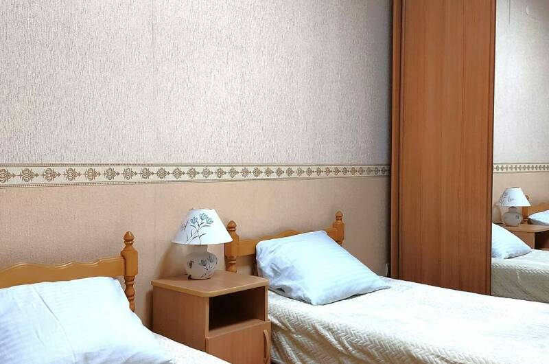 Двухместный с балконом двумя отдельными кроватями