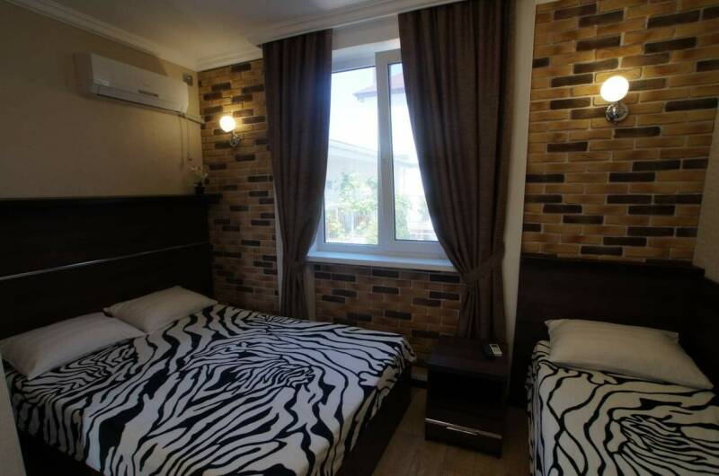 Трёхместный стандарт с балконом