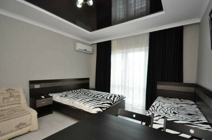 Однокомнатные апартаменты с кухней и балконом