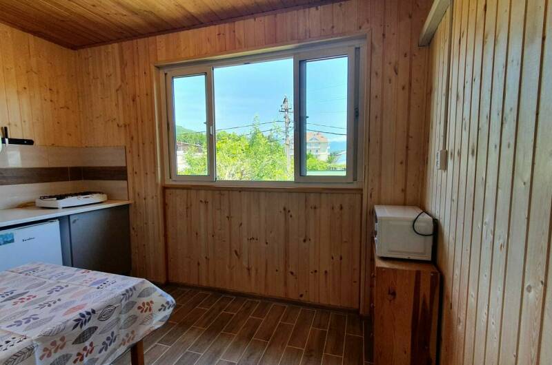 4-х местный с удобствами и кухней на балконе